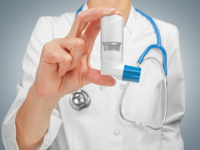 ¿Cuál es el tratamiento del asma?