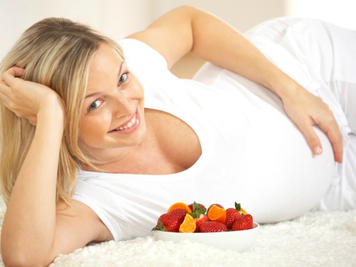 ¿Cómo debe ser la dieta de una mujer embarazada?